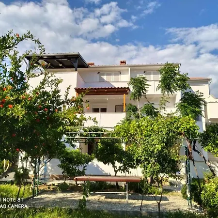 Lägenhet Two Bedroom With Terrace A3 *